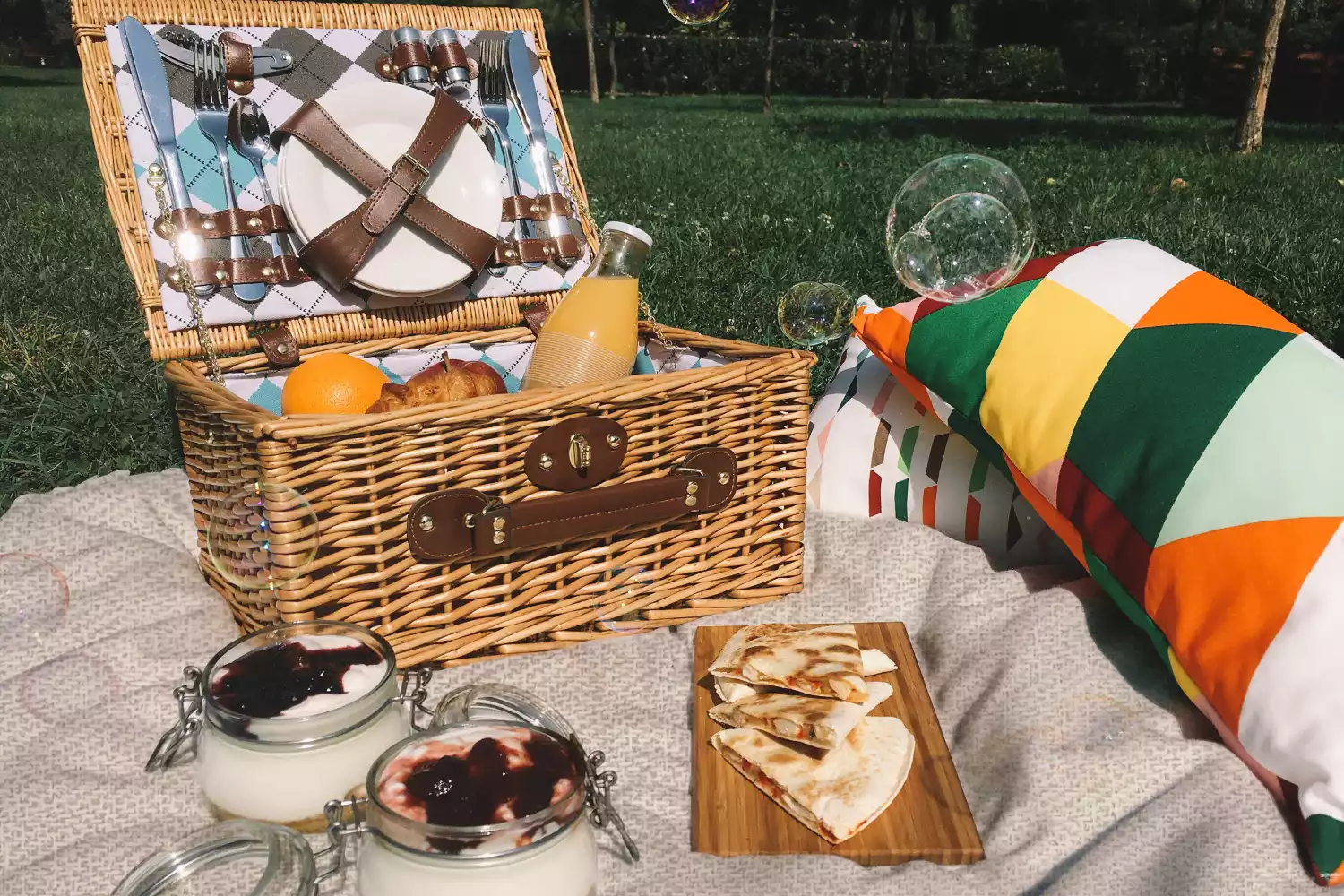 picnic blanket with handle